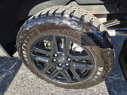 Used 2024 Chevrolet Silverado 1500 LT Trail Boss w/ Convenience Package II image 48