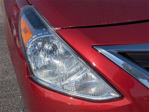 Used 2019 Nissan Versa SV image 9