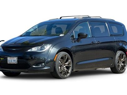 Used 2019 Chrysler Pacifica Touring-L w/ S Appearance Package