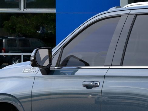 New 2026 Chevrolet Tahoe High Country AWD/4WD image 36