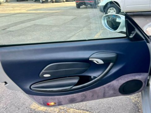 Used 2001 Porsche Boxster RWD image 9