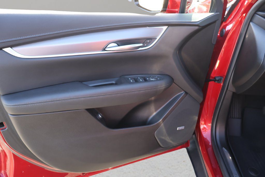 Used 2023 Cadillac XT5 Luxury FWD image 9