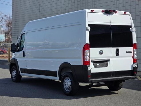 Used 2023 RAM ProMaster 2500 image 5