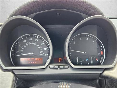 Used 2004 BMW Z4 2.5i RWD image 10