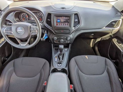 Used 2020 Jeep Cherokee Latitude image 16