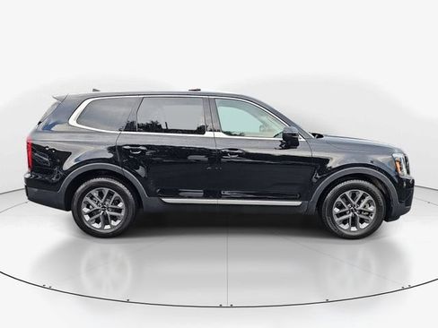 Used 2023 Kia Telluride LX AWD/4WD image 2