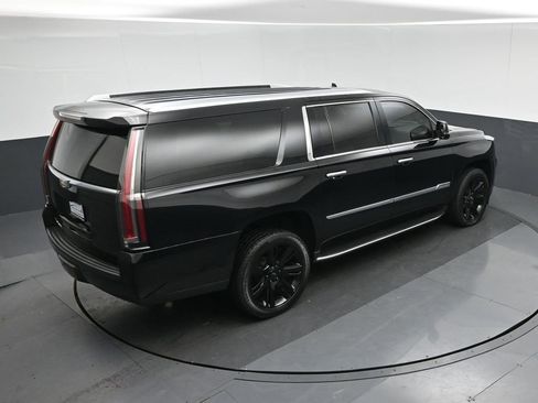 Used 2017 Cadillac Escalade ESV Luxury image 77