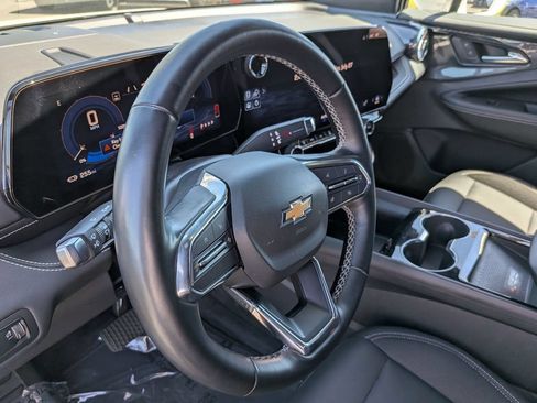 Used 2024 Chevrolet Blazer EV LT AWD/4WD image 18