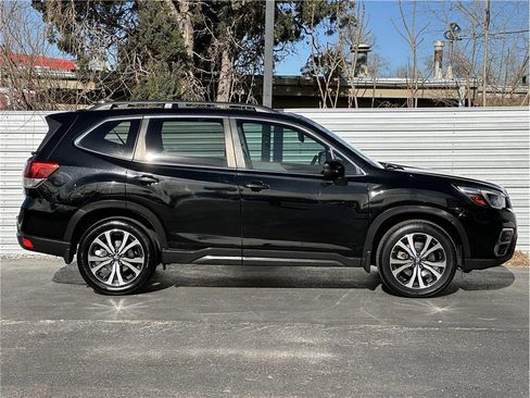 Used 2019 Subaru Forester Limited w/ Popular Package #3 image 9