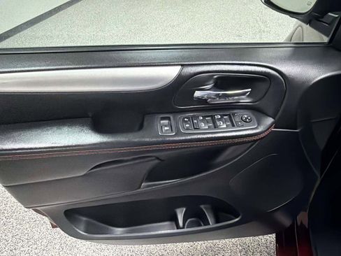 Used 2019 Dodge Grand Caravan GT image 13