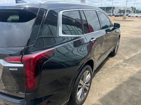 Used 2022 Cadillac XT6 Premium Luxury FWD image 4