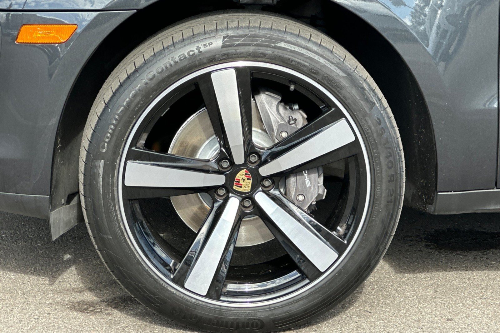 Certified 2023 Porsche Macan AWD/4WD image 27