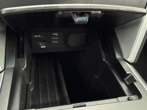 Used 2014 Ford Explorer XLT w/ Equipment Group 202A image 30