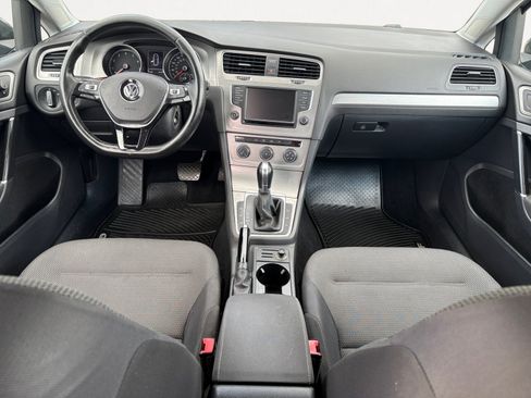 Used 2016 Volkswagen Golf S FWD image 3