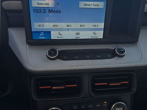 Used 2022 Ford Maverick XLT FWD image 5