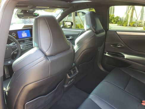 Certified 2023 Lexus ES 350 F Sport image 12