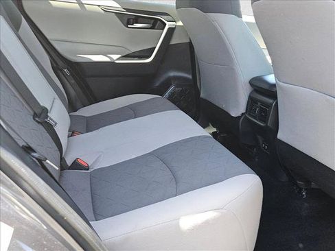 Used 2020 Toyota RAV4 XLE w/ Carpet Mat Package FWD image 24