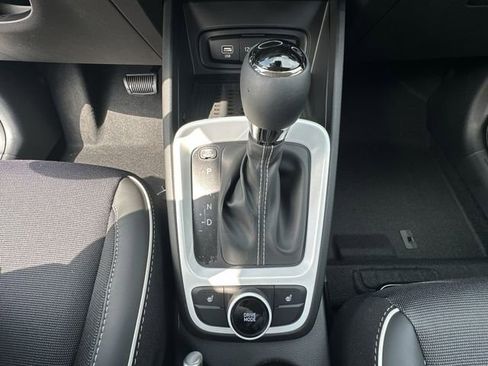New 2026 Hyundai Venue SEL FWD image 34