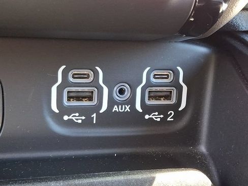 Used 2021 RAM 1500 Laramie AWD/4WD image 23