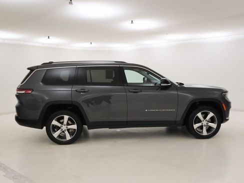 Used 2022 Jeep Grand Cherokee L Limited image 2