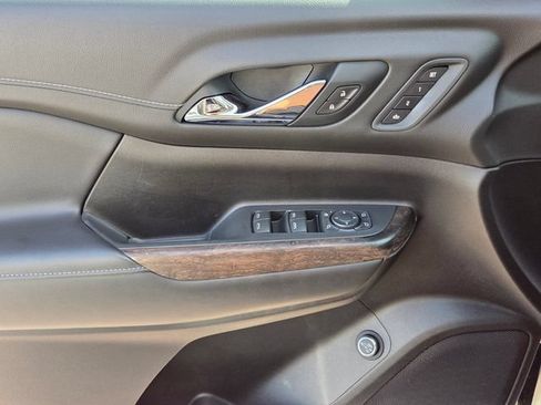Used 2021 GMC Acadia Denali w/ Denali Technology Package FWD image 16