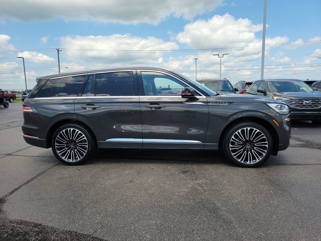 Certified 2024 Lincoln Aviator Black Label w/ Class IV Trailer Tow Package AWD/4WD image 3