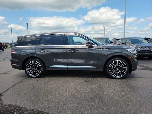 Certified 2024 Lincoln Aviator Black Label w/ Class IV Trailer Tow Package AWD/4WD image 3