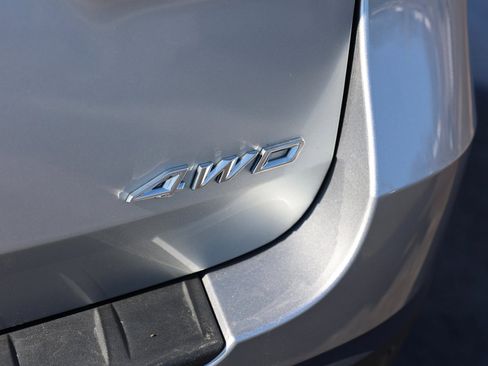 Used 2022 Ford Explorer XLT w/ Class IV Trailer Tow Package image 10