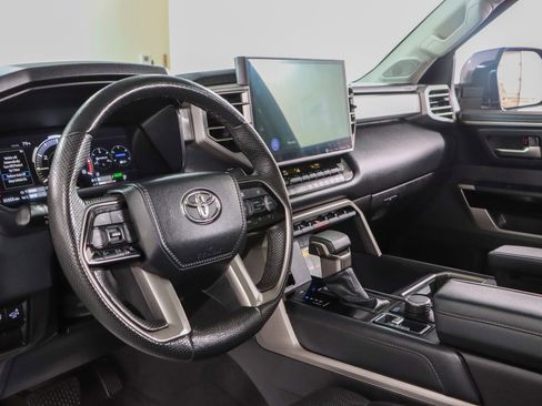 Used 2024 Toyota Tundra Limited AWD/4WD image 24