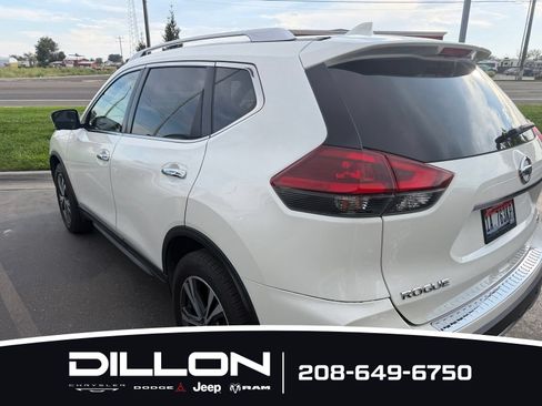 Used 2019 Nissan Rogue SV w/ Premium Package AWD/4WD image 3