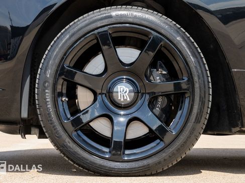 Used 2017 Rolls-Royce Wraith image 9