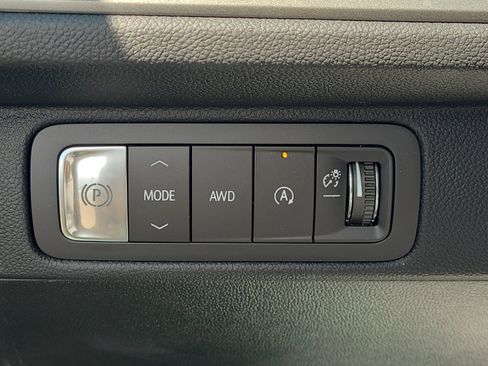 Certified 2026 Chevrolet Traverse LT w/ Driver Confidence Package AWD/4WD image 23