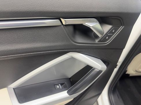 Used 2022 Audi Q3 2.0T Premium w/ Convenience Package image 39