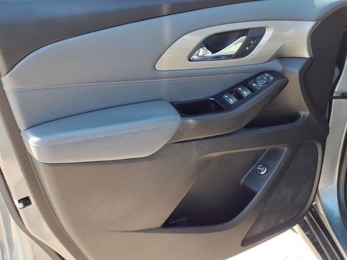 Used 2019 Chevrolet Traverse LT FWD image 10