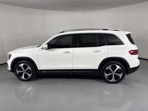 Used 2025 Mercedes-Benz GLB 250 4MATIC image 5