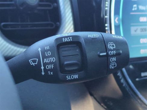 Used 2022 MINI Cooper S w/ Driver Assistance Package image 25