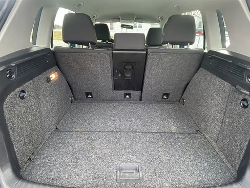 Used 2017 Volkswagen Tiguan Limited w/ Alloy Wheels Package image 21