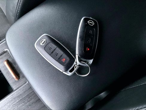 Used 2023 Nissan Ariya AWD image 34