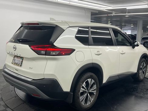 Used 2023 Nissan Rogue SV FWD image 5