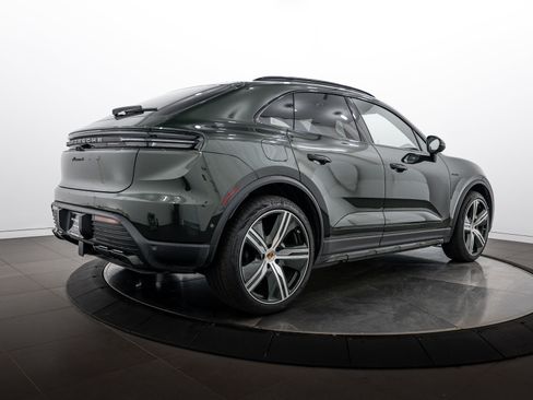Certified 2025 Porsche Macan 4 Electric AWD/4WD image 7