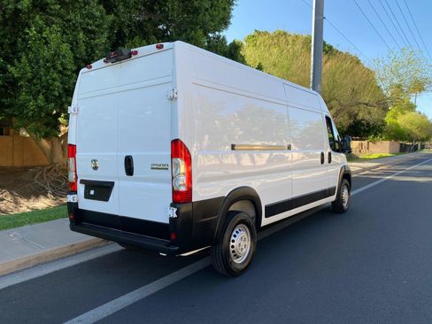 Used 2026 RAM ProMaster 2500 w/ Convenience Group FWD image 3