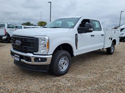 New 2026 Ford F250 XL w/ XL Chrome Package image 7