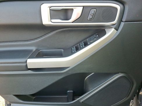 Certified 2023 Ford Explorer XLT AWD/4WD image 14