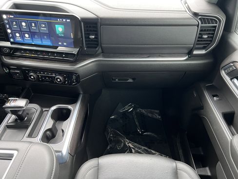 Used 2022 Chevrolet Silverado 1500 LTZ w/ LTZ Premium Package image 34