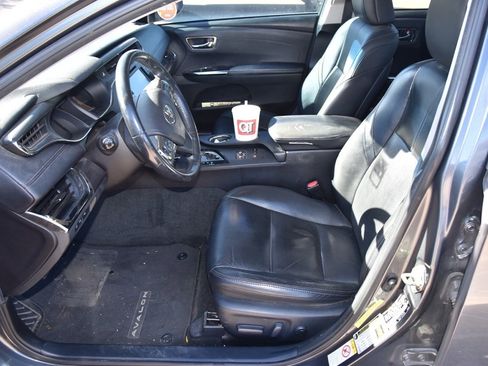 Used 2018 Toyota Avalon XLE Premium image 10