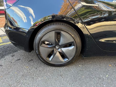 Used 2018 Tesla Model 3 Long Range image 37