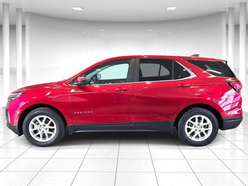 Used 2023 Chevrolet Equinox LT image 2