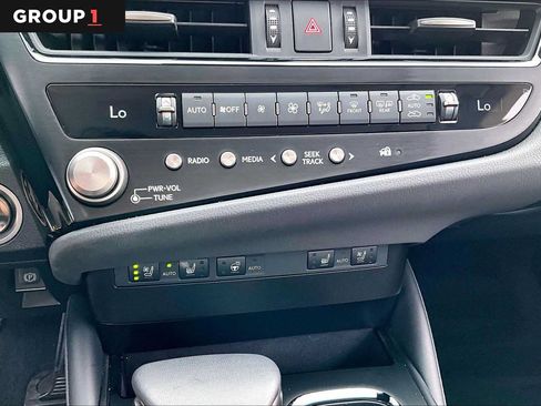 Used 2025 Lexus ES 350 w/ Premium Package FWD image 32