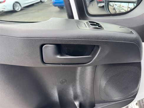 Used 2025 RAM ProMaster 2500 w/ Premium Convenience Group image 12