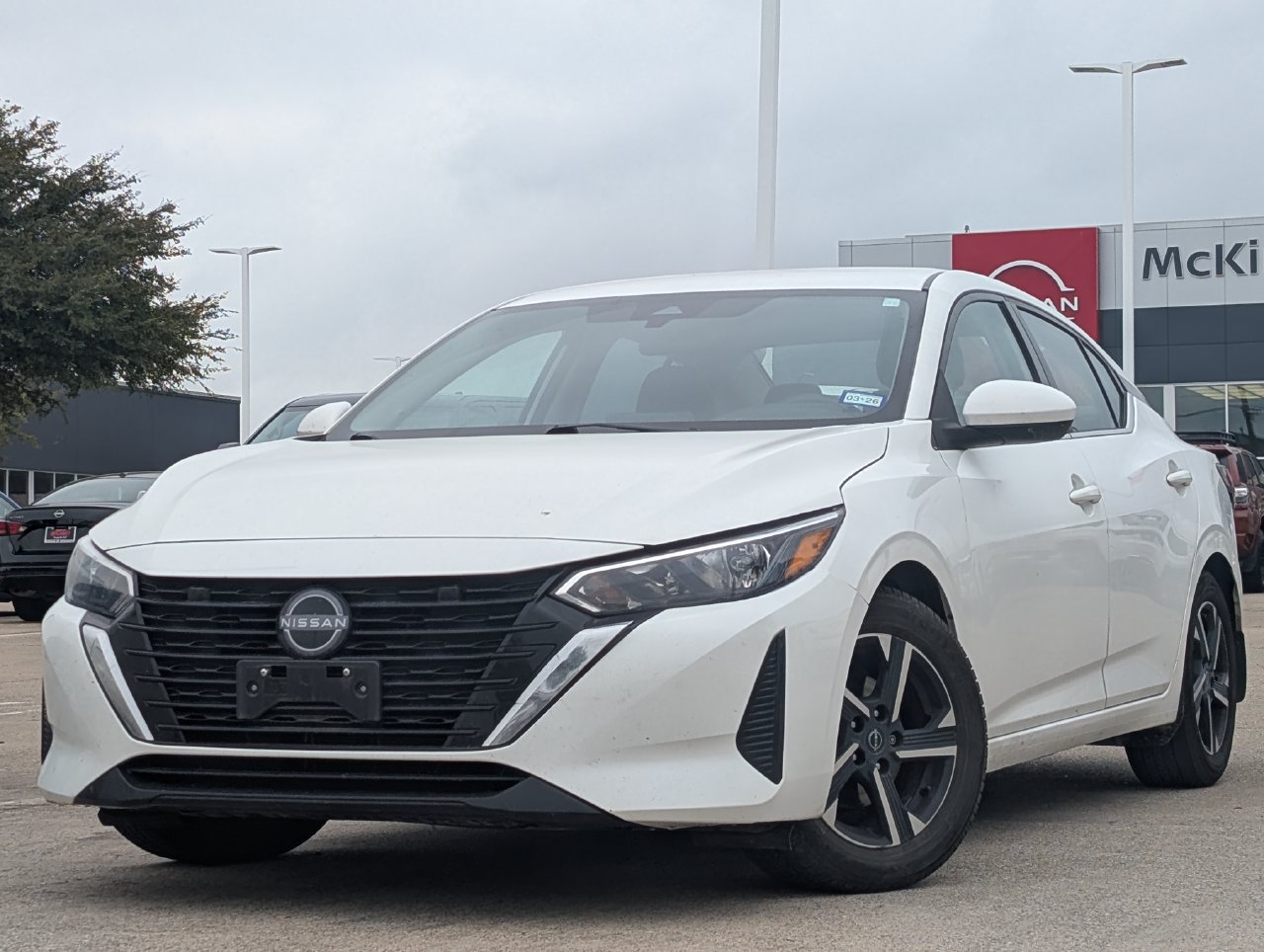 Used 2024 Nissan Sentra SV FWD image 2